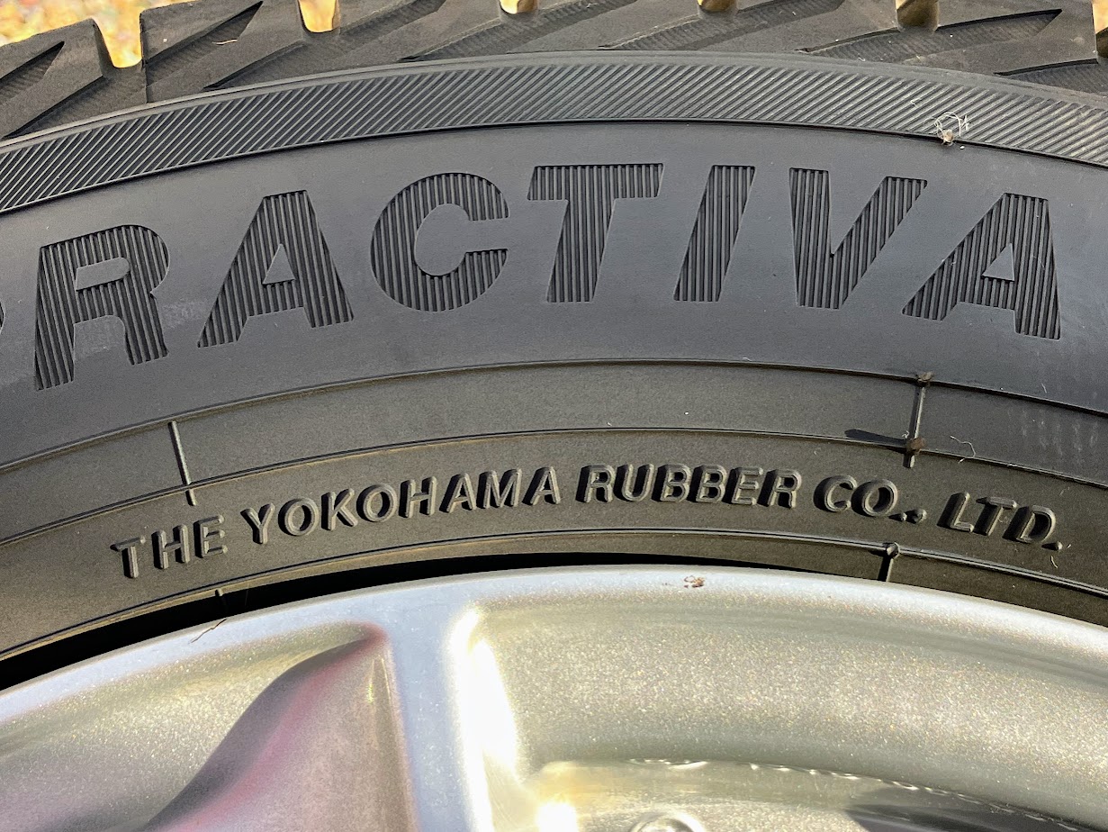 「YOKOHAMA」の刻印